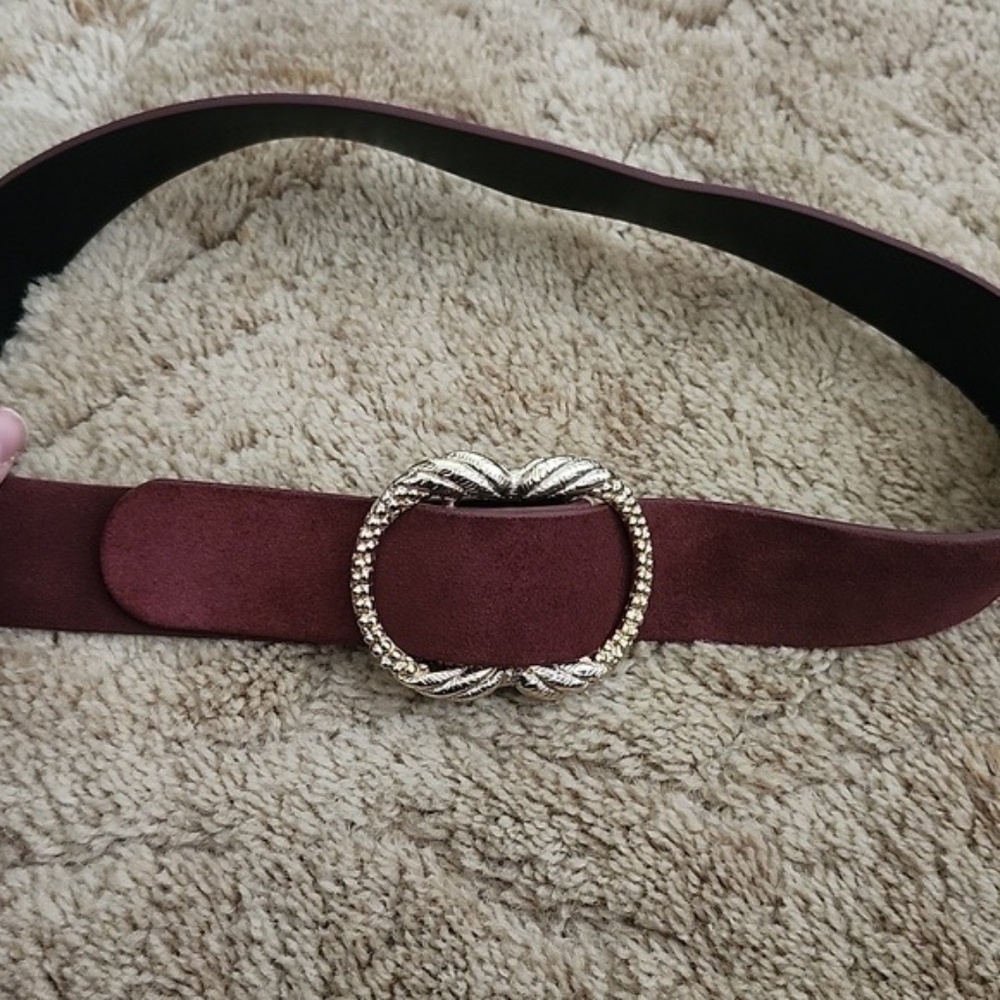 Sezane Artemis Waist Belt, Cassis Colorway, Cow Leather, Gold tone Buckle. - Picture 5 of 6